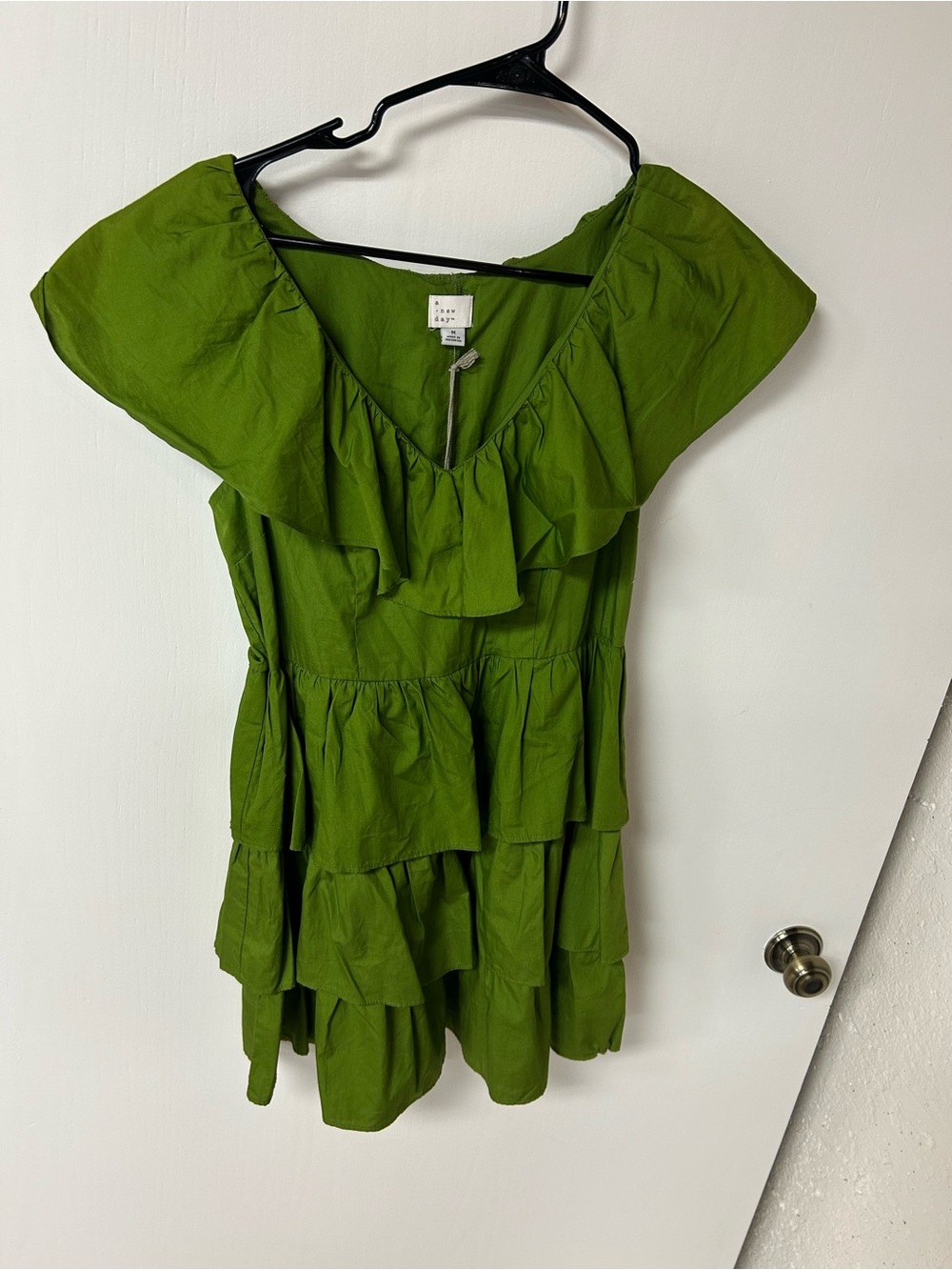 A new day women’s Ruffle Tiered Green Women's dress medium NWT!